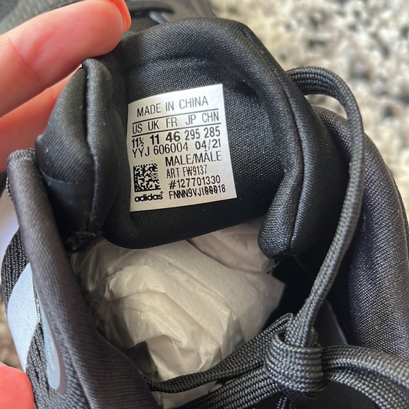 Men’s Adidas Solarboost Sneakers - Picture 7 of 10